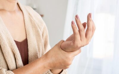 Causes of Wrist Pain and Chiropractic Solutions